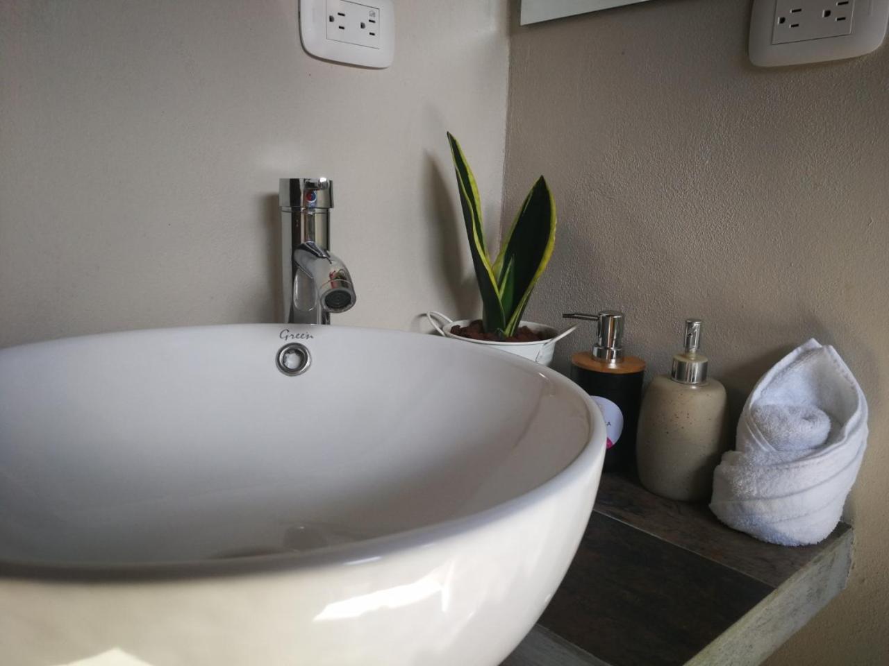 Apartamento Lantana ,Monteverde Con Aire Acondicionado Y Lavanderia Luaran gambar